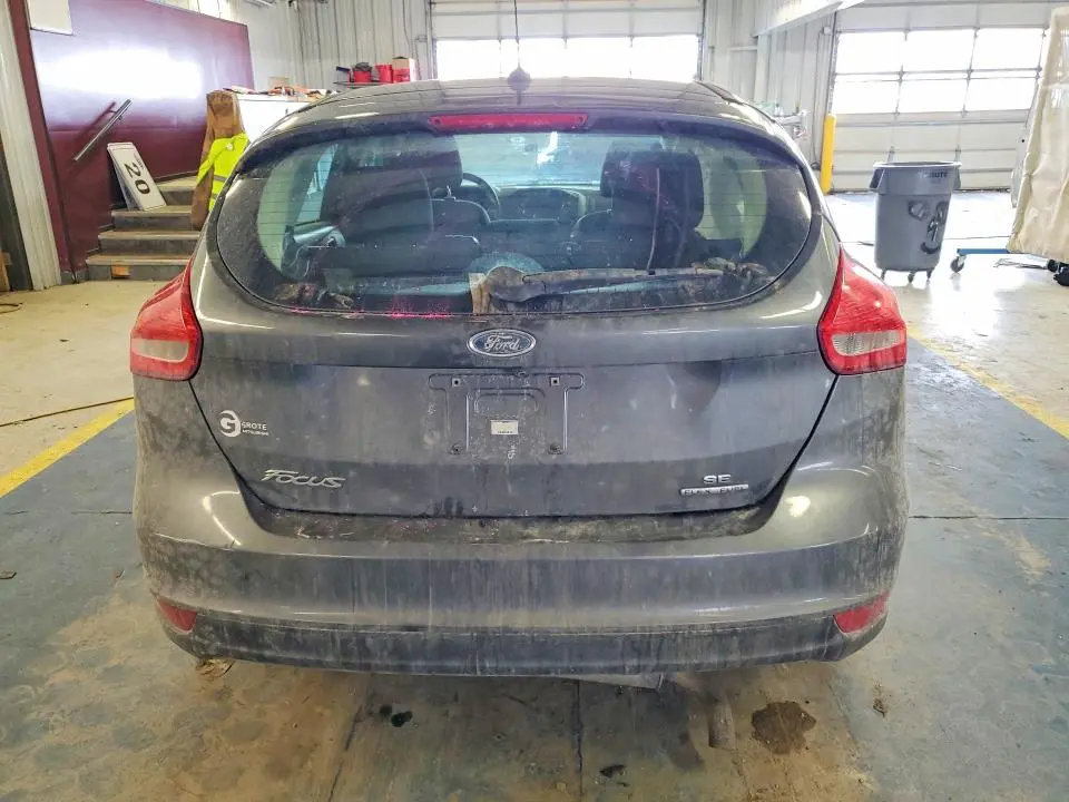 2016 FORD FOCUS SE  