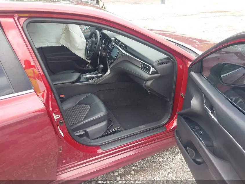 2018 TOYOTA CAMRY SE
