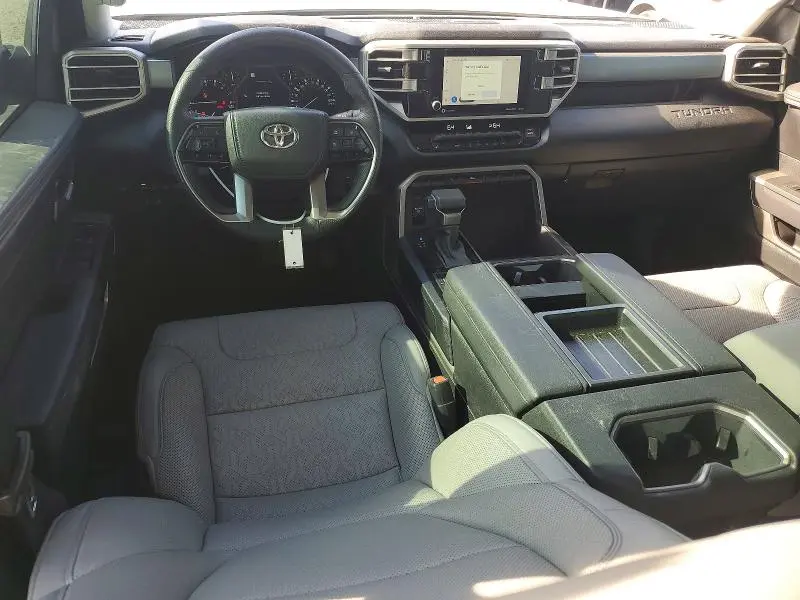 2023 TOYOTA TUNDRA SR5  