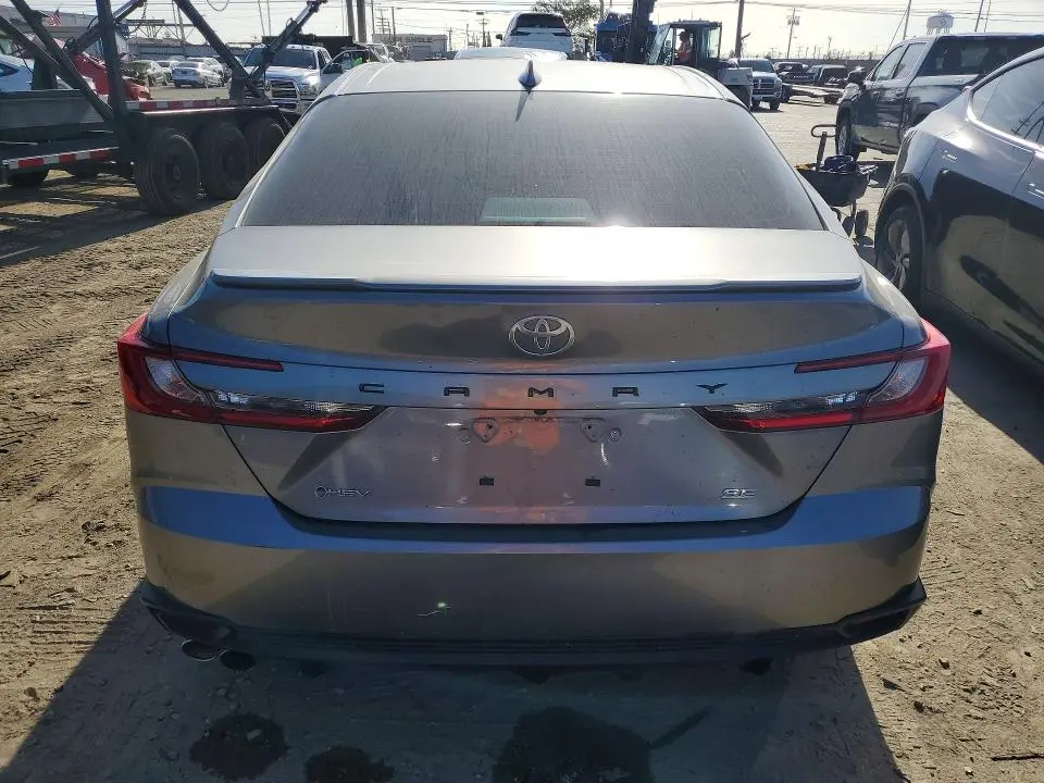 2025 TOYOTA CAMRY SE  