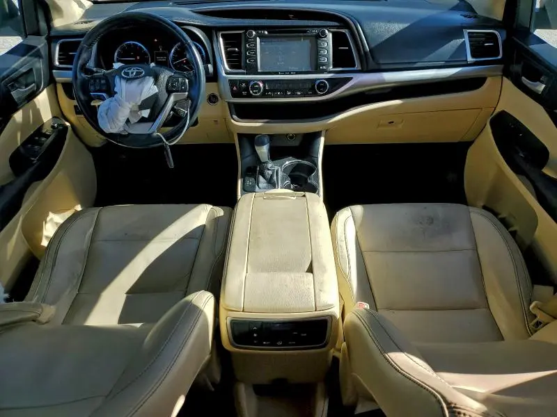 2016 TOYOTA HIGHLANDER XLE  