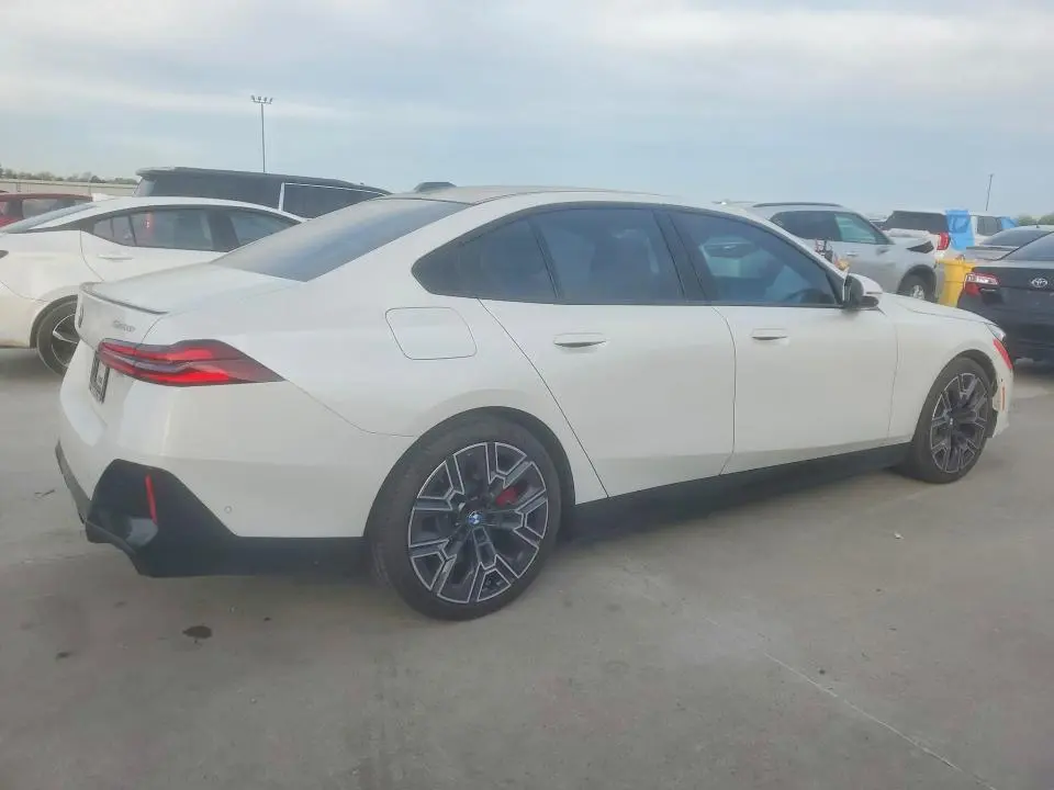 2026 BMW 550 XE  