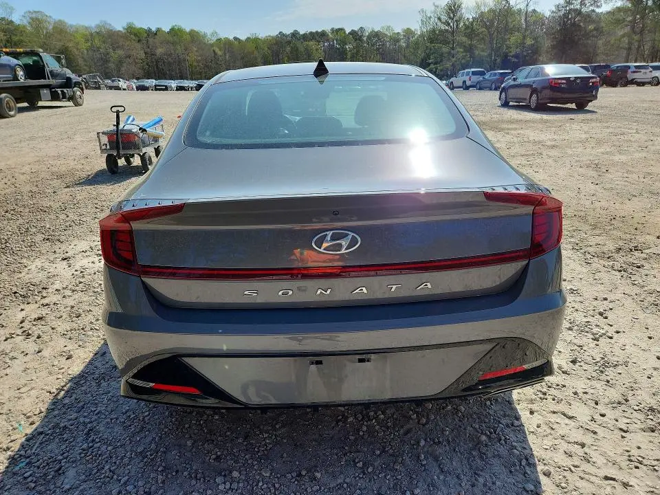 2022 HYUNDAI SONATA SEL  