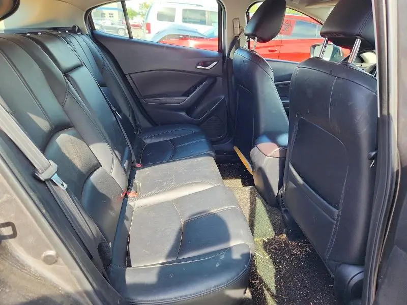 2017 MAZDA 3 TOURING  