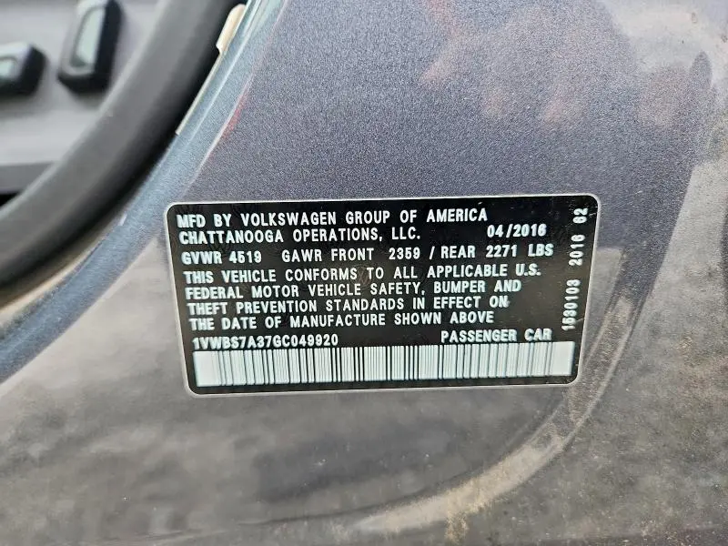 2016 VOLKSWAGEN PASSAT SE  