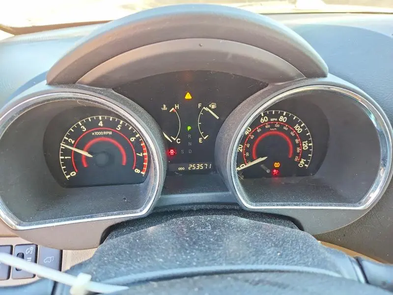 2012 TOYOTA HIGHLANDER SE  