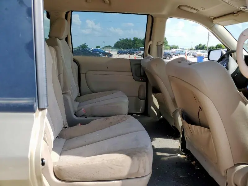 2011 KIA SEDONA LX  