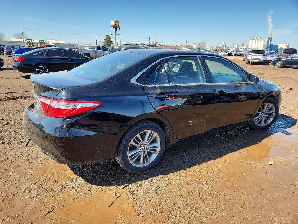 2015 TOYOTA CAMRY SE  