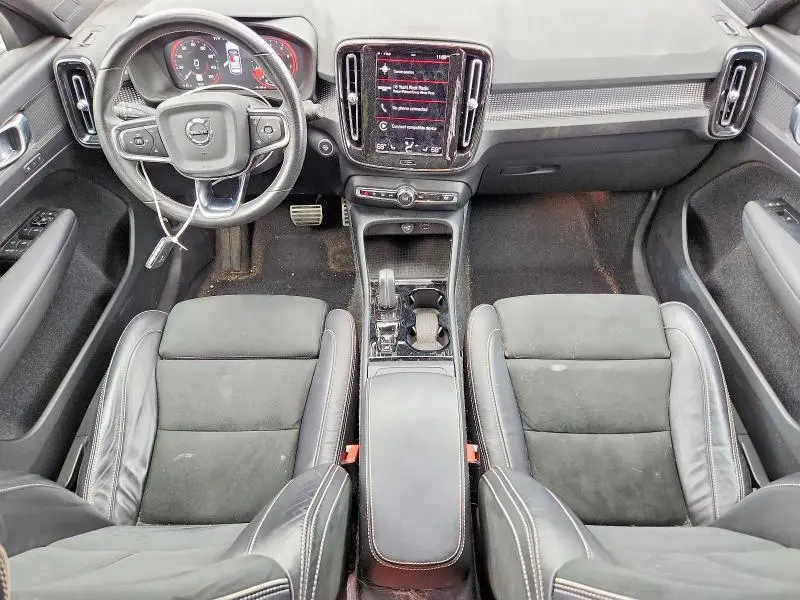 2021 VOLVO XC40 T5 R-DESIGN  