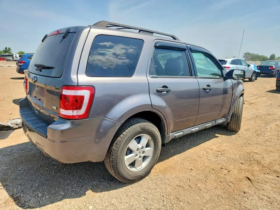 2010 FORD ESCAPE XLT  