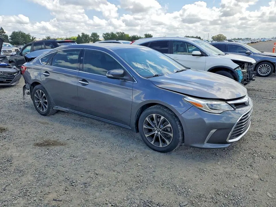 2016 TOYOTA AVALON   