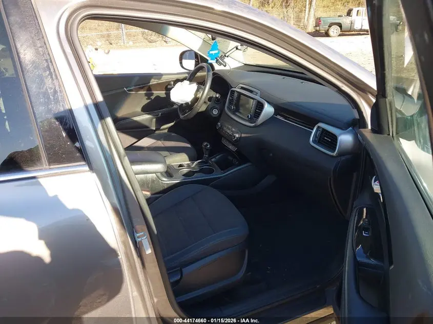 2017 KIA SORENTO 2.4L LX