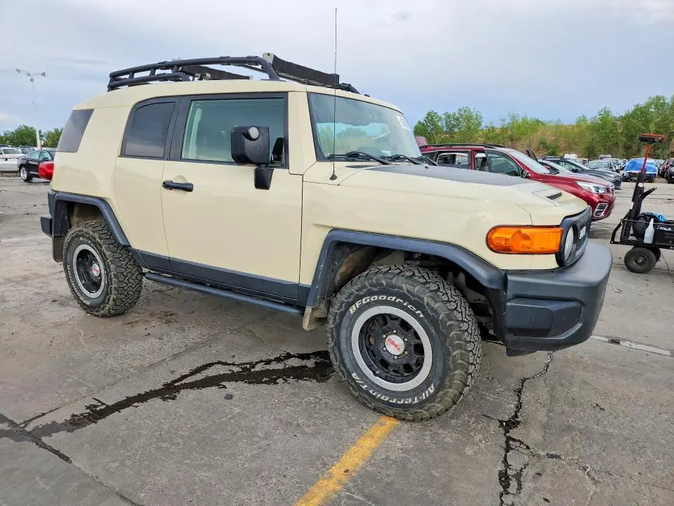 2010 TOYOTA FJ CRUISER BASE  