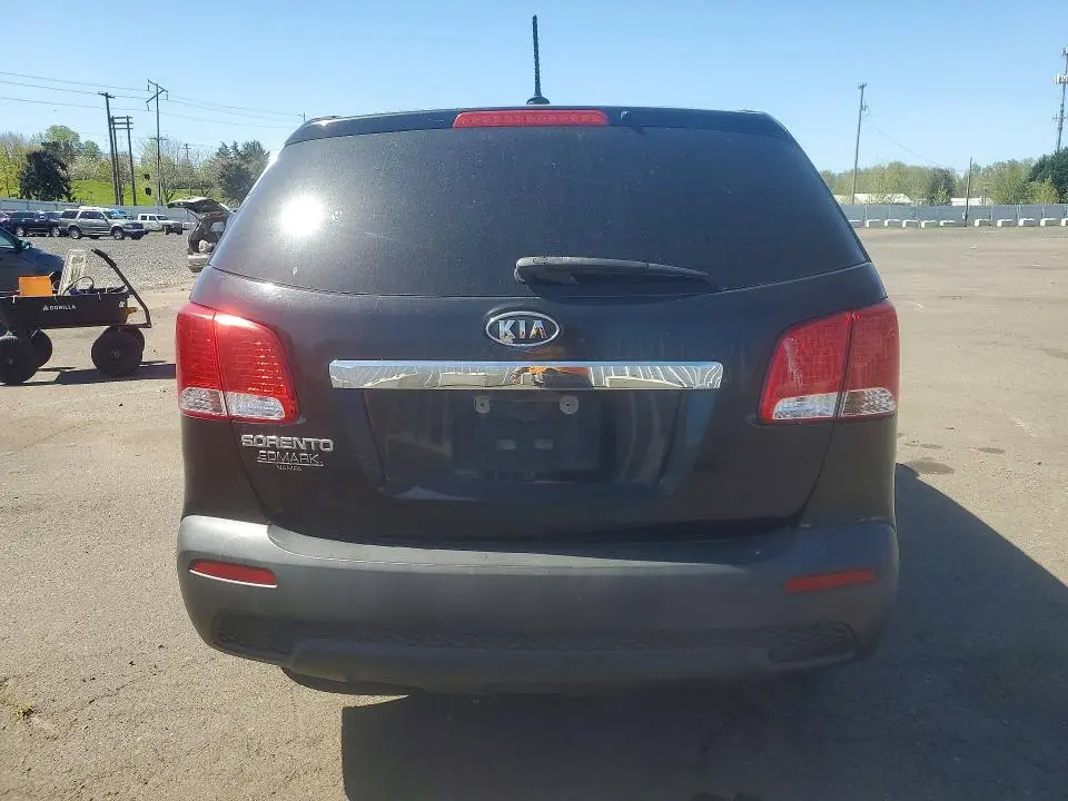 2013 KIA SORENTO LX  