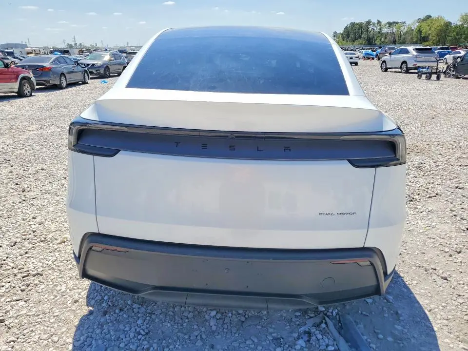 2026 TESLA MODEL Y   