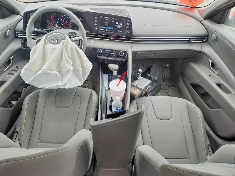 2021 HYUNDAI ELANTRA SEL  