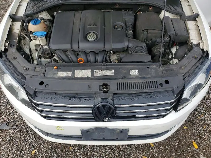 2013 VOLKSWAGEN PASSAT S  
