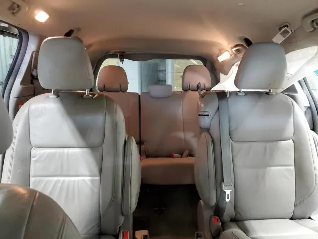 2018 TOYOTA SIENNA XLE  
