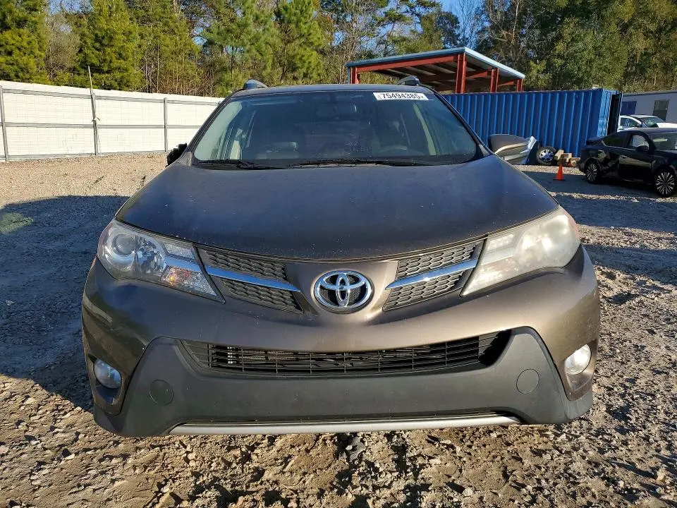 2015 TOYOTA RAV4 XLE  
