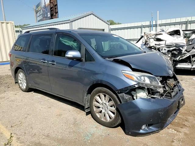 2017 TOYOTA SIENNA XLE