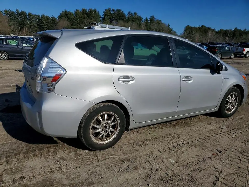 2014 TOYOTA PRIUS V TWO  