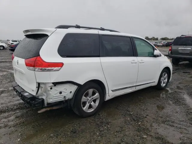2014 TOYOTA SIENNA LE  