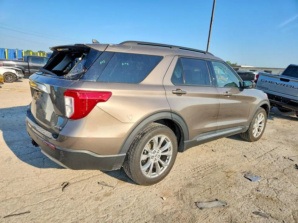 2021 FORD EXPLORER XLT  