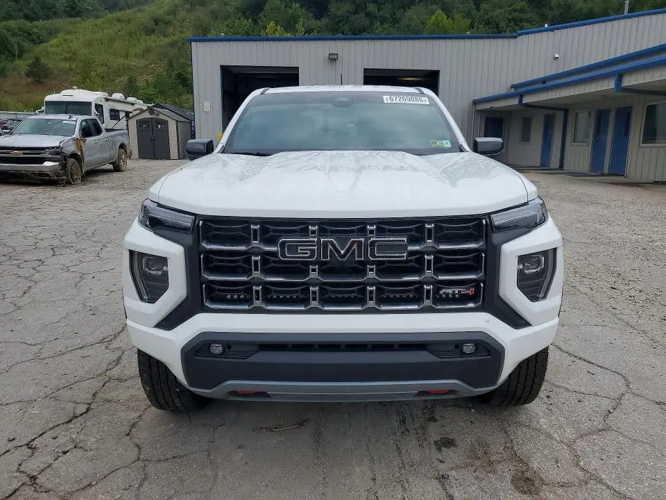2024 GMC CANYON AT4  