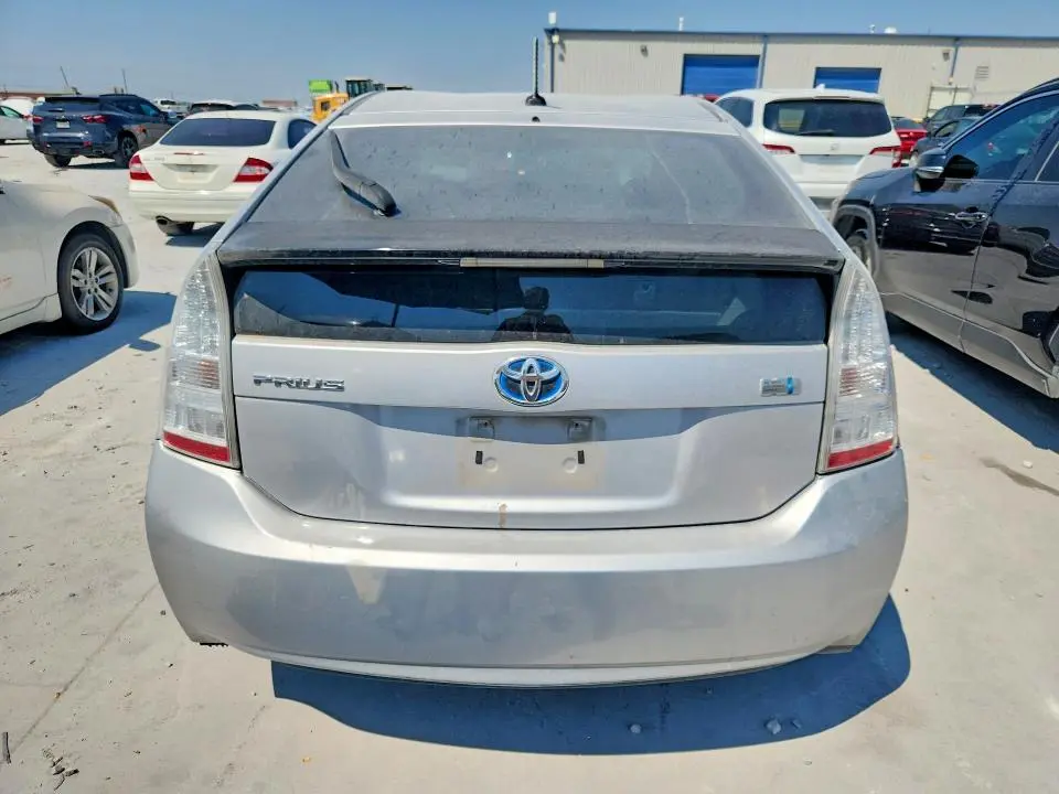 2010 TOYOTA PRIUS V  