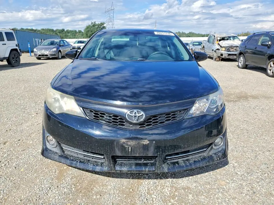 2014 TOYOTA CAMRY SE  