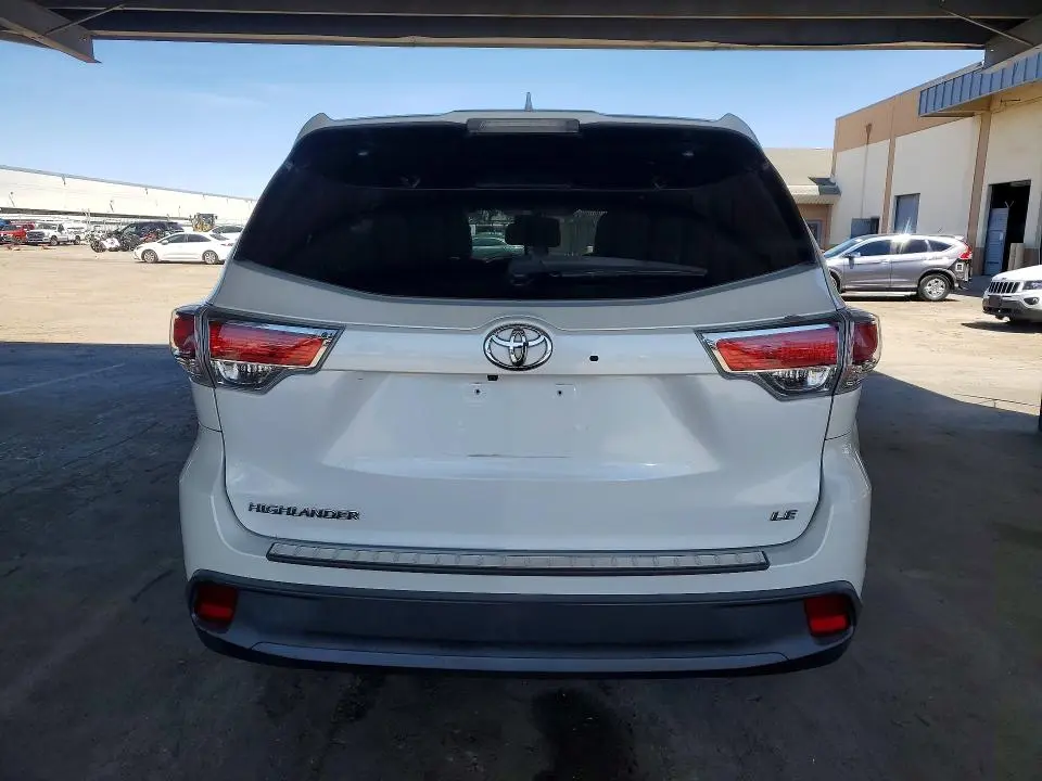 2015 TOYOTA HIGHLANDER LE PLUS  