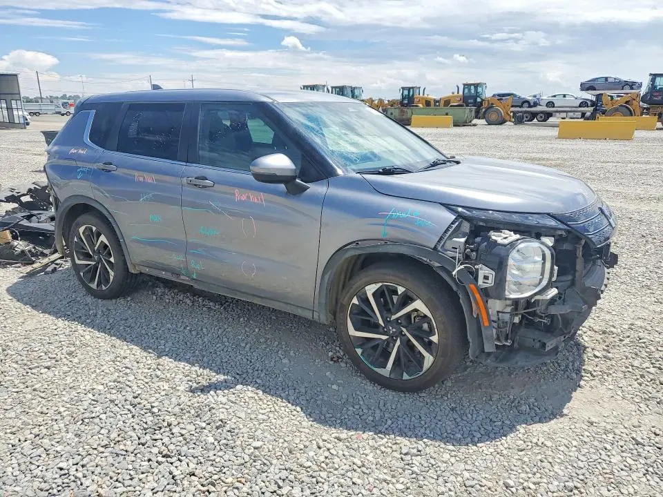 2023 MITSUBISHI OUTLANDER SE  