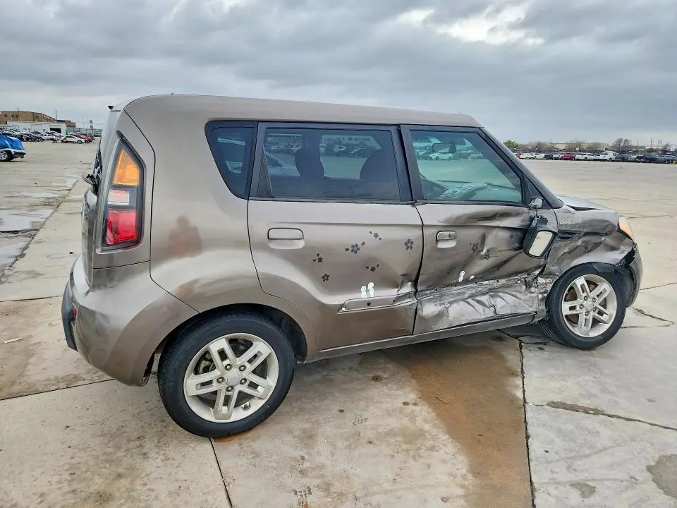 2010 KIA SOUL +  
