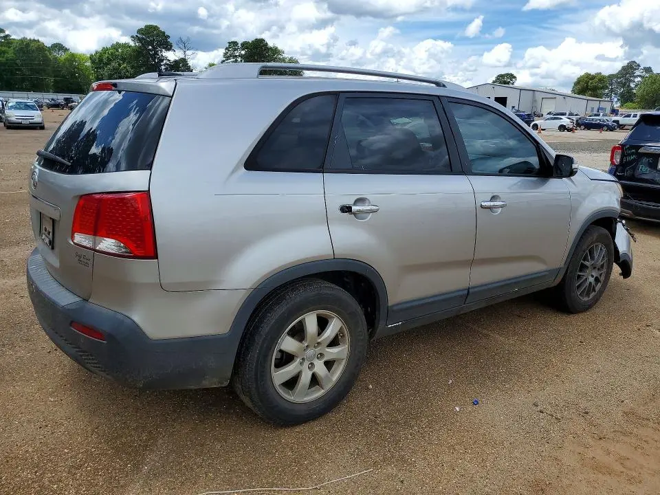 2013 KIA SORENTO LX  