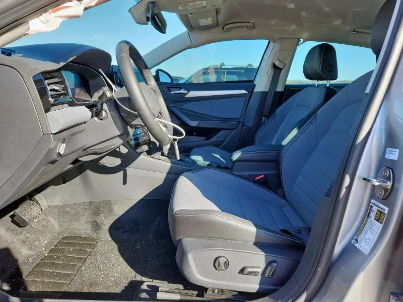 2025 VOLKSWAGEN JETTA SE  