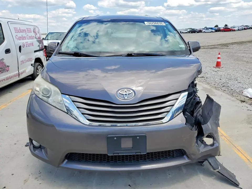 2013 TOYOTA SIENNA XLE 8-PASSENGER  