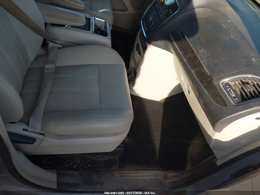 2015 CHRYSLER TOWN & COUNTRY TOURING