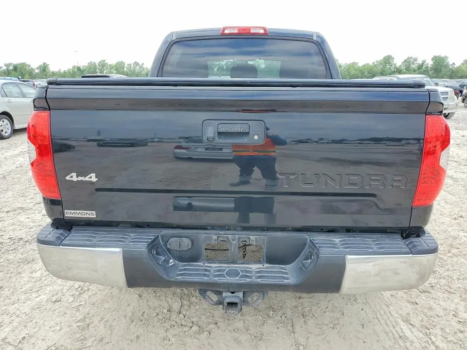 2016 TOYOTA TUNDRA SR5  