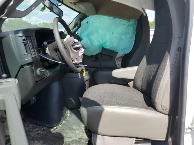 2022 GMC SAVANA G2500  