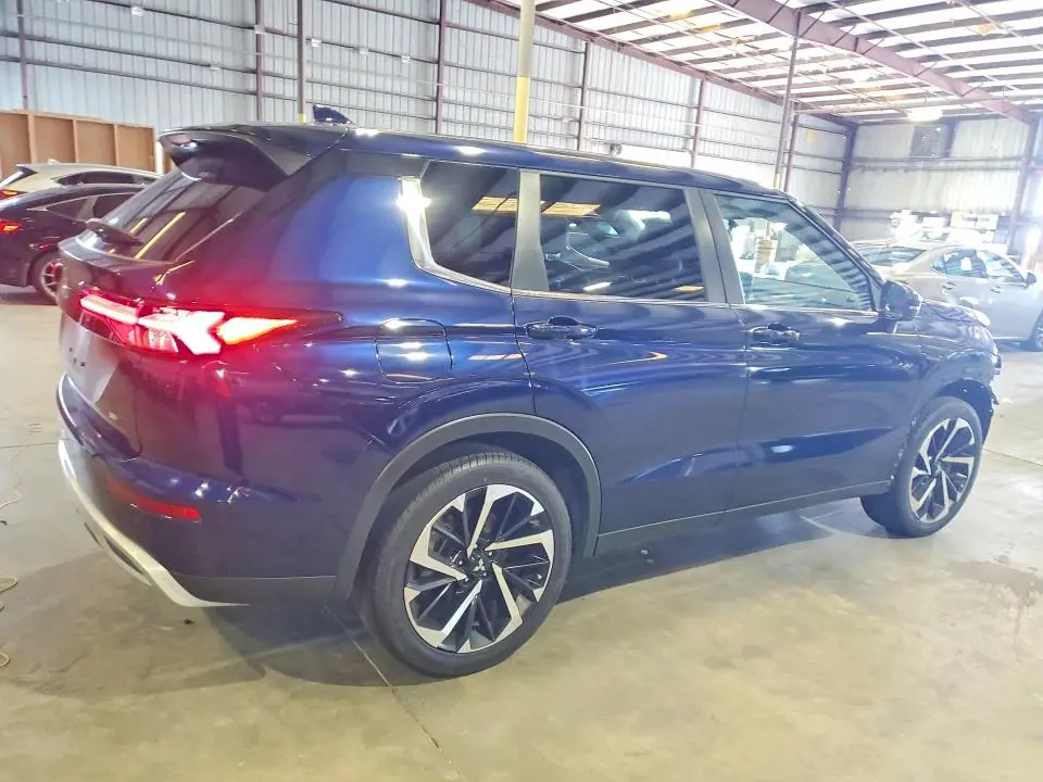 2024 MITSUBISHI OUTLANDER SE  