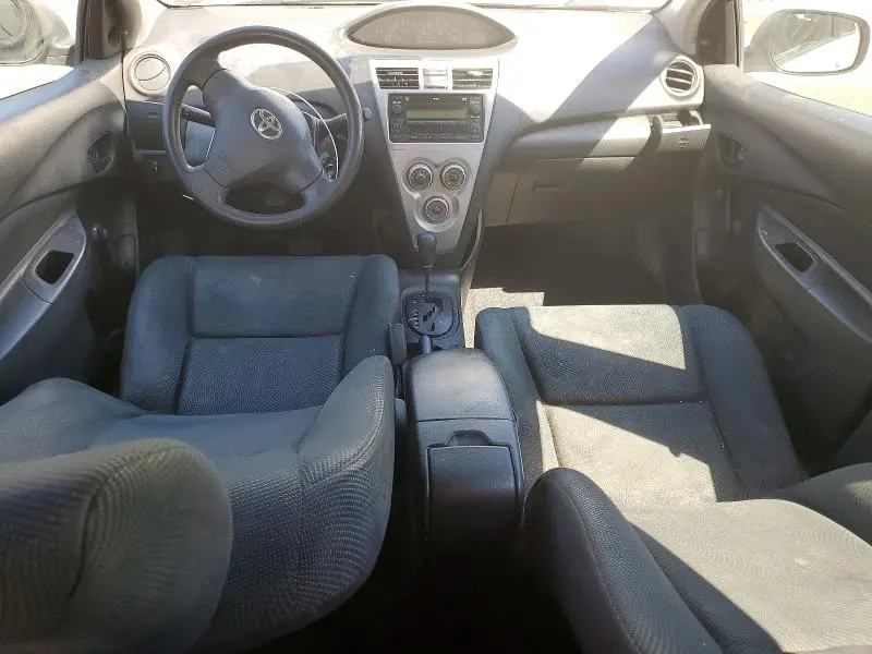 2010 TOYOTA YARIS BASE  