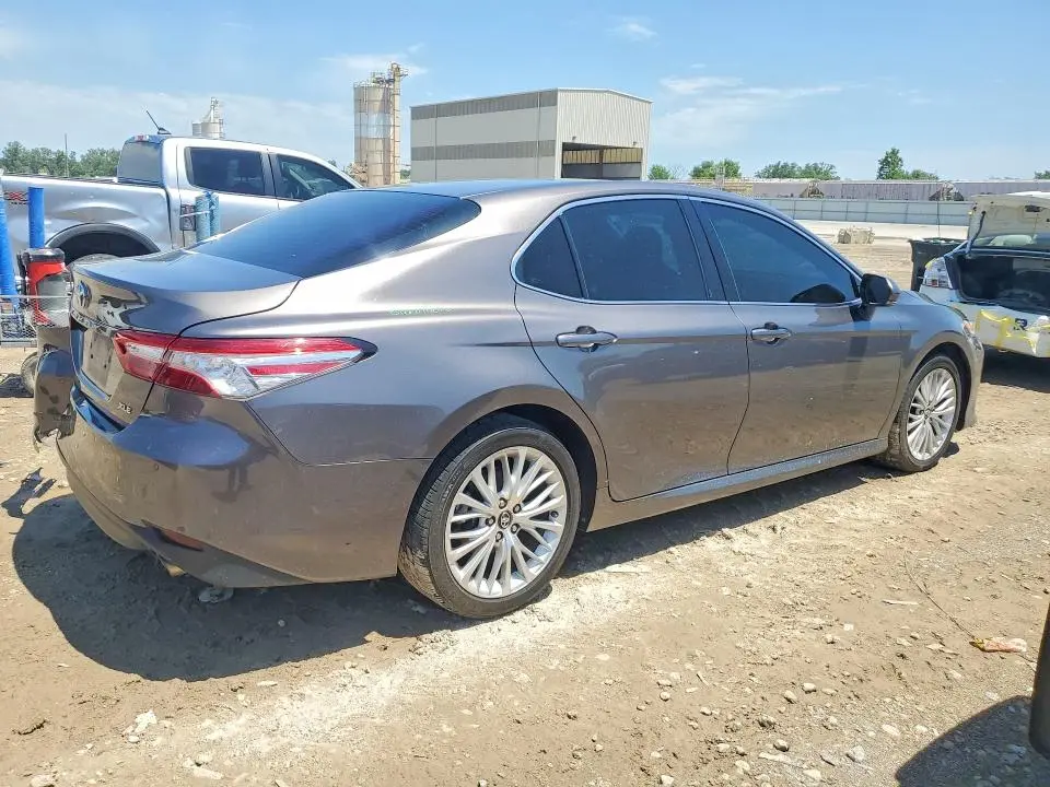 2018 TOYOTA CAMRY XLE  