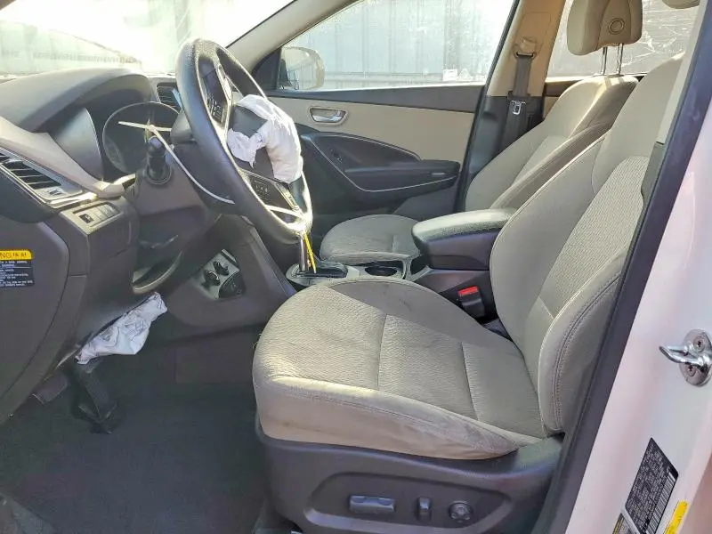 2018 HYUNDAI SANTA FE SE  