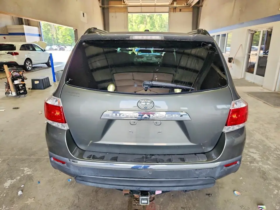 2011 TOYOTA HIGHLANDER LIMITED  