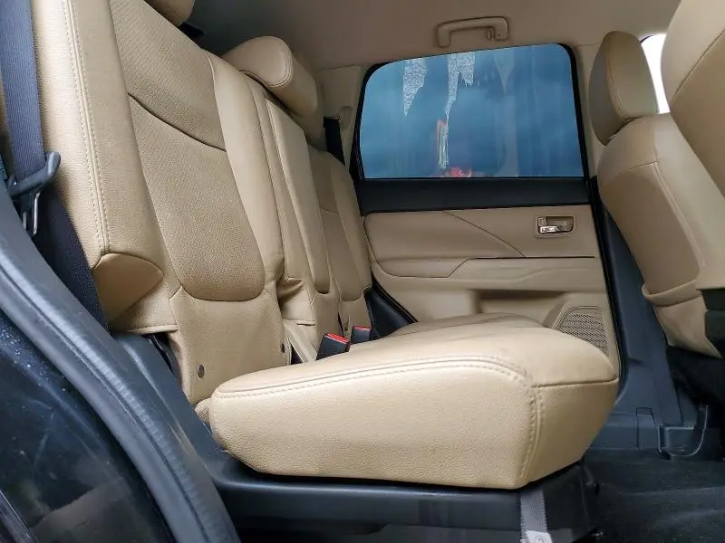 2016 MITSUBISHI OUTLANDER SE  