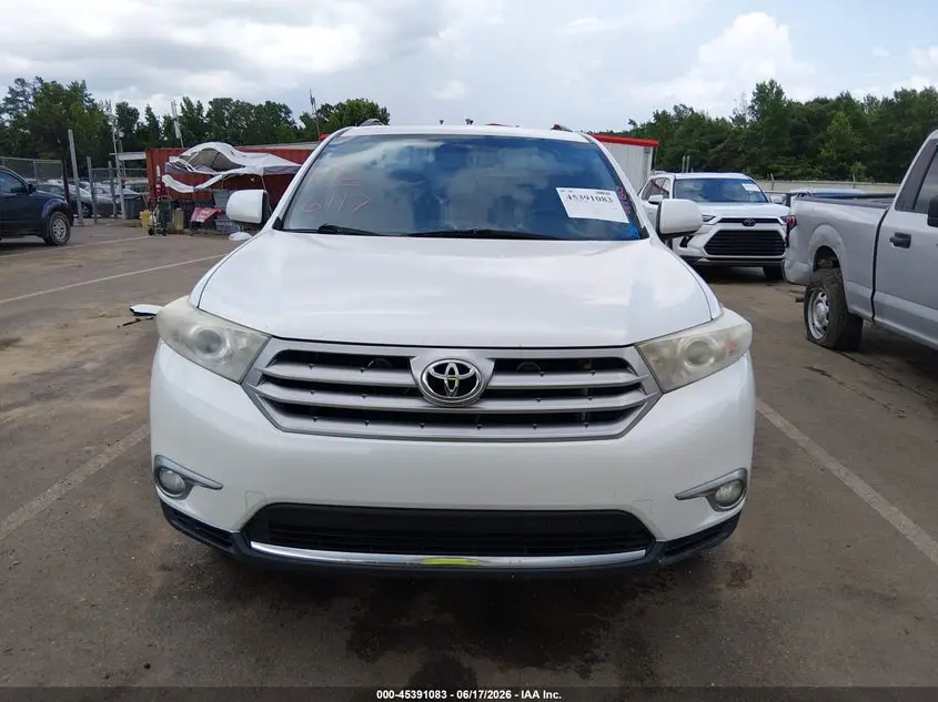 2013 TOYOTA HIGHLANDER SE V6