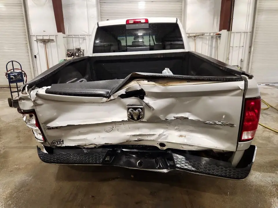 2015 RAM 1500 SLT  
