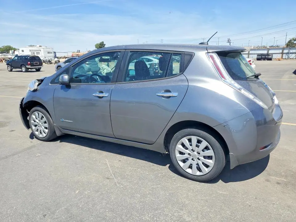 2015 NISSAN LEAF S  