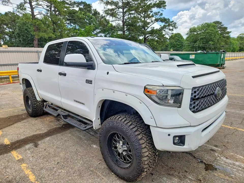 2018 TOYOTA TUNDRA CREWMAX SR5  