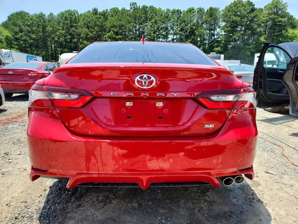 2021 TOYOTA CAMRY SE  